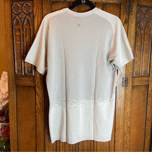 lululemon athletica Short Sleeve Tee - Picture 2 of 9